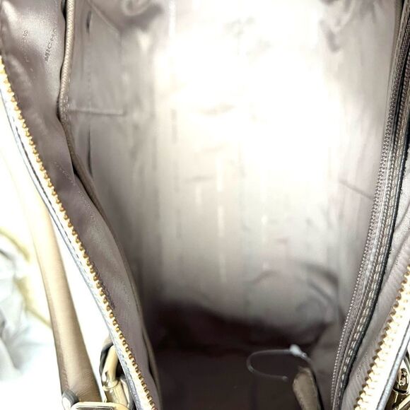 🍀🌷NWT! || Michael Kors CIARA Satchel Handbag Large Truffle Msrp:$428.00 - Picture 5 of 7